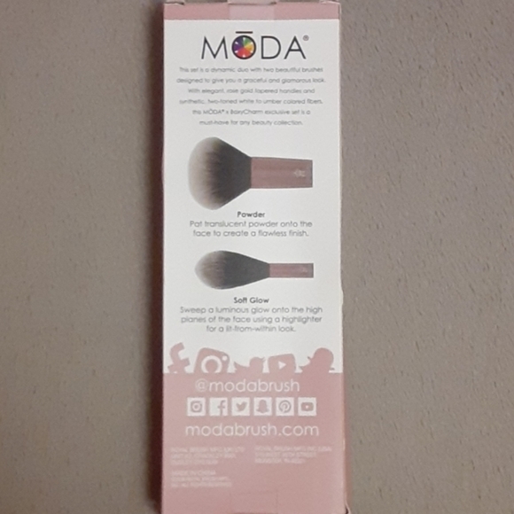 Moda 2pc Powder & Soft Glow Kit - Picture 9 of 10